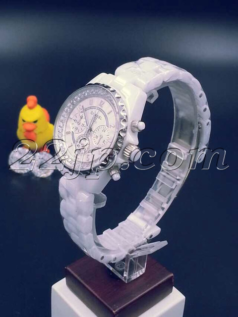 シャネル時計背面デザイン